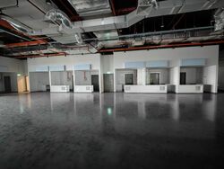 Suites 123 (D8), Retail #571646261